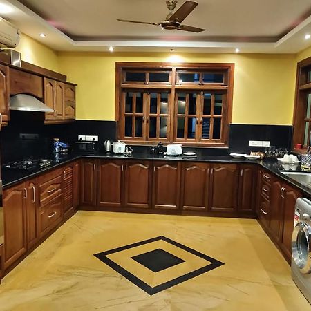 Villa Nazuri W Caretaker Кандолим Экстерьер фото