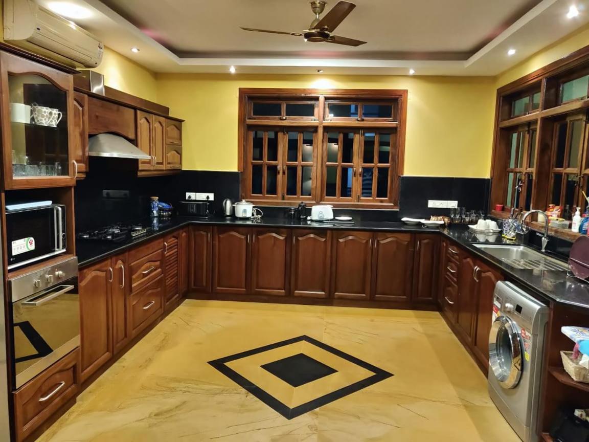 Villa Nazuri W Caretaker Кандолим Экстерьер фото