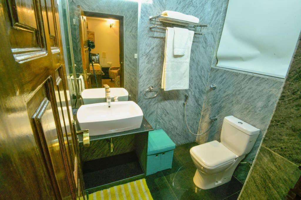 Villa Nazuri W Caretaker Кандолим Экстерьер фото