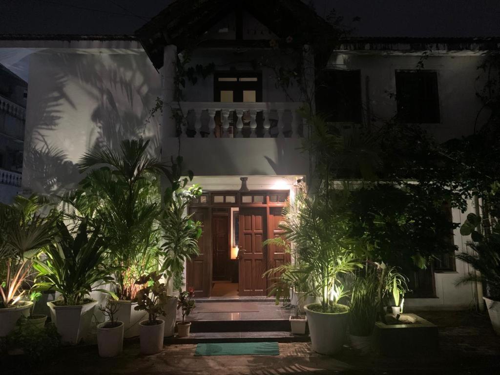 Villa Nazuri W Caretaker Кандолим Экстерьер фото